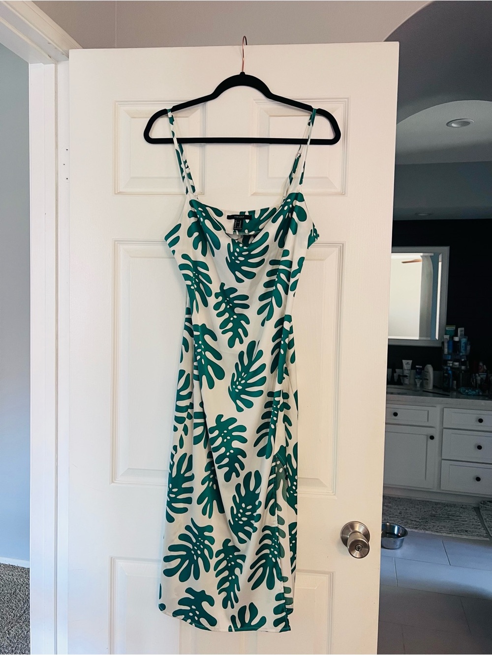 Forever 21 Monstera Leaf Print Dress